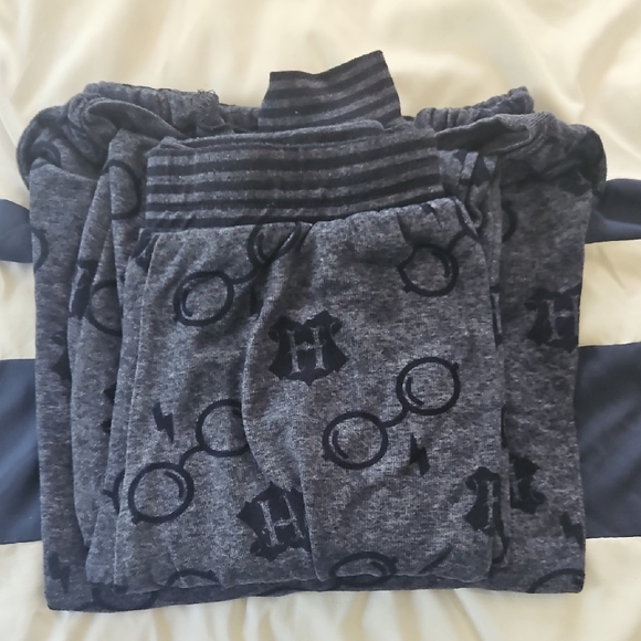Wizarding World Harry Potter Pajama Set - Picture 1 of 4